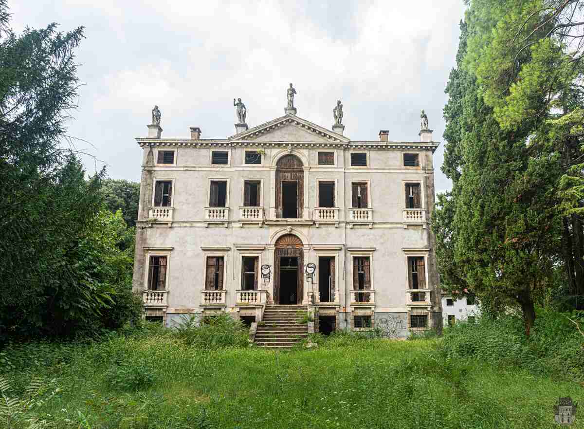 Villa Miari abbandonata